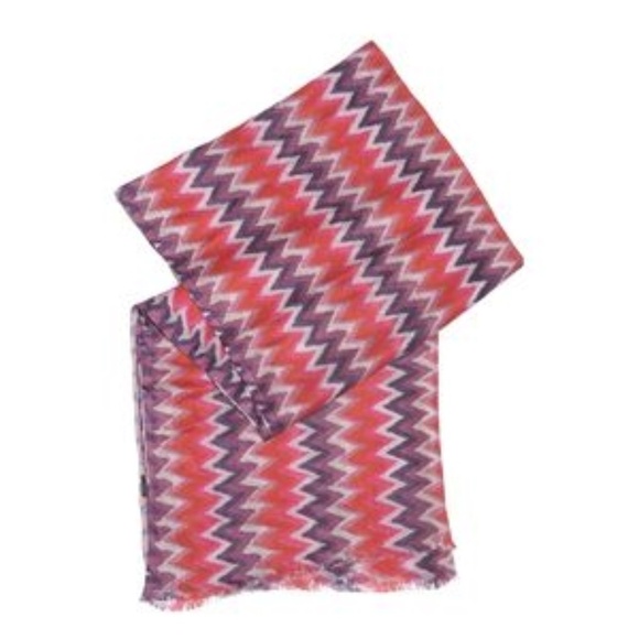 Red and Purple Chevron Pattern 100% Viscose Scarf - Picture 4 of 4
